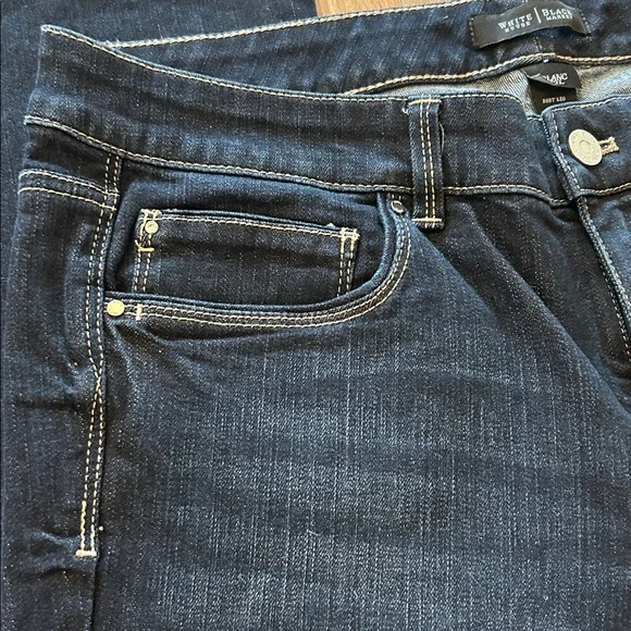 White House / Black Market Mid-Rise Jeans (12L) - Picture 3 of 8